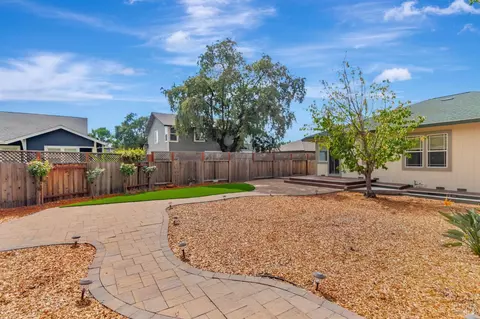 1101 Rochioli Dr, Windsor, CA 95492 photo 9