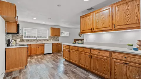 Kitchen - 259 Bowline Dr, Vacaville, CA 95687 photo 5 of 5