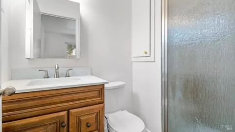 Bath - 259 Bowline Dr, Vacaville, CA 95687 photo 1 of 2