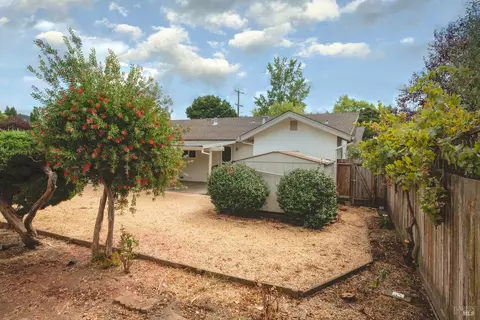 311 Dechene Ave, Sonoma, CA 95476 photo 2