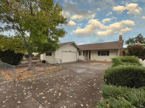 311 Dechene Ave, Sonoma, CA 95476