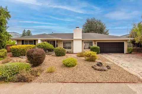 7015 Oakmont Dr, Santa Rosa, CA 95409