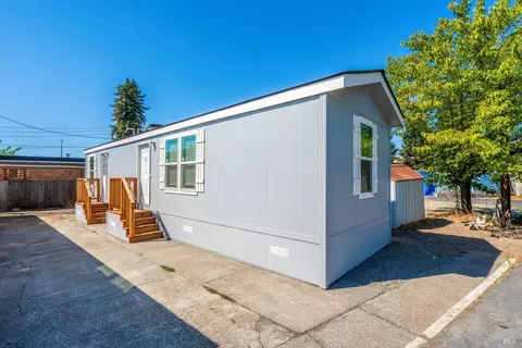 101 Colgan Ave #24, Santa Rosa, CA 95404