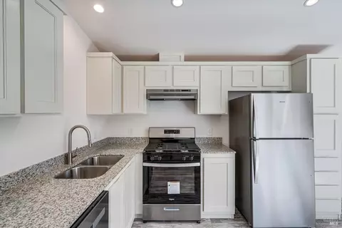 101 Colgan Ave #25, Santa Rosa, CA 95404