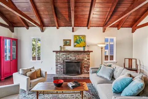 Living - 935 Virginia St, Vallejo, CA 94590 photo 1 of 3