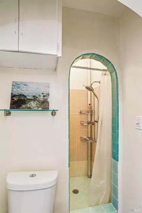 Bath - 935 Virginia St, Vallejo, CA 94590 photo 2 of 3