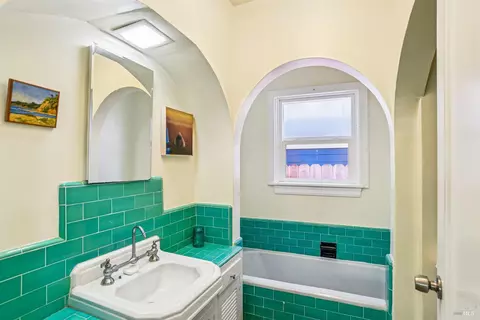 Bath - 935 Virginia St, Vallejo, CA 94590 photo 1 of 3