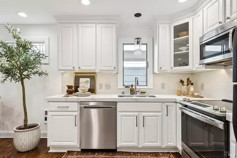 Kitchen - 236 Miller Ave #B, Mill Valley, CA 94941 photo 3 of 3