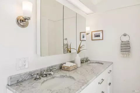 Bath - 17523 Highway 1, Marshall, CA 94940 photo 1 of 3