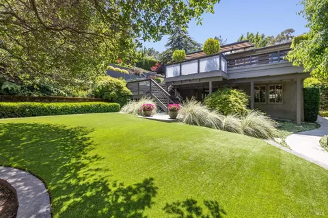 31 Ray Ct, San Rafael, CA 94901