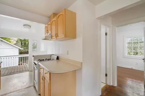 Entry Way - 32 Mountain View Ave, Mill Valley, CA 94941 photo 2 of 3