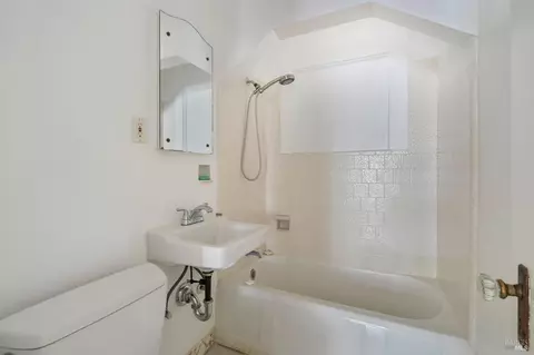 Bath - 32 Mountain View Ave, Mill Valley, CA 94941 photo 1 of 1