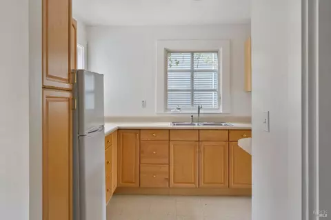 Kitchen - 32 Mountain View Ave, Mill Valley, CA 94941 photo 1 of 7