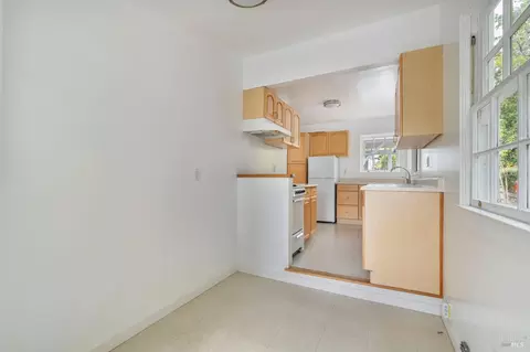 Kitchen - 32 Mountain View Ave, Mill Valley, CA 94941 photo 7 of 7