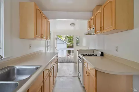 Kitchen - 32 Mountain View Ave, Mill Valley, CA 94941 photo 2 of 7