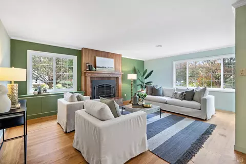 1640 Julianne Pl, Santa Rosa, CA 95404