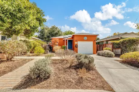 1008 E 5th St, Benicia, CA 94510
