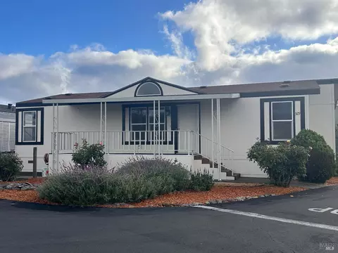 529 Rosewood Cir, Petaluma, CA 94954