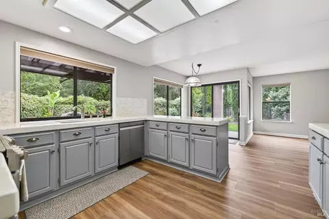 Kitchen - 213 Partridge Ct, Windsor, CA 95492 photo 4 of 5