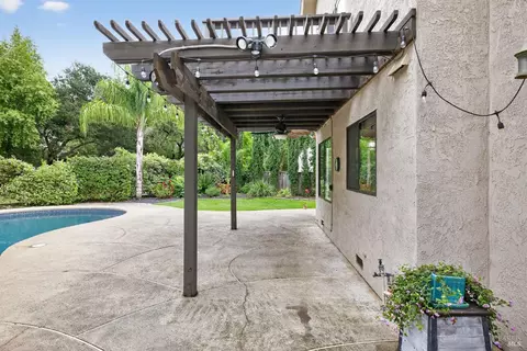 Exterior - 213 Partridge Ct, Windsor, CA 95492 photo 16 of 17