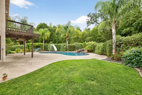 Exterior - 213 Partridge Ct, Windsor, CA 95492 photo 7 of 17