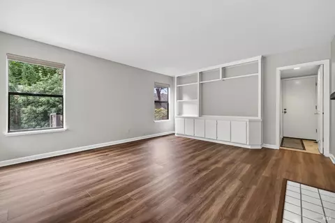 Living - 213 Partridge Ct, Windsor, CA 95492 photo 7 of 8
