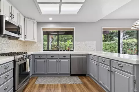 Kitchen - 213 Partridge Ct, Windsor, CA 95492 photo 2 of 5
