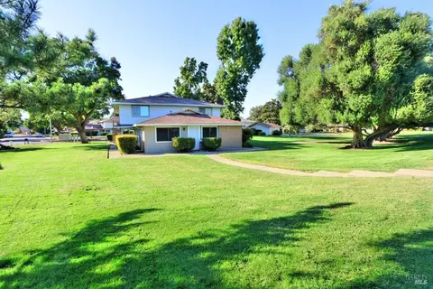 1970 Peabody Rd #1, Vacaville, CA 95687