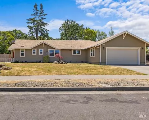 2002 Marble St, Santa Rosa, CA 95407