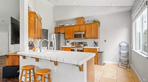 Kitchen - 654 Fox Pointe Rd, Vacaville, CA 95687 photo 1 of 5