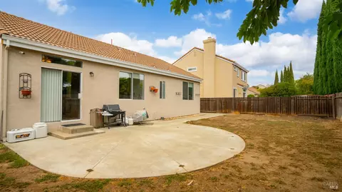 Exterior - 654 Fox Pointe Rd, Vacaville, CA 95687 photo 7 of 9