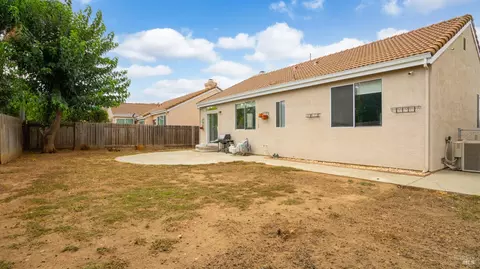 Exterior - 654 Fox Pointe Rd, Vacaville, CA 95687 photo 9 of 9