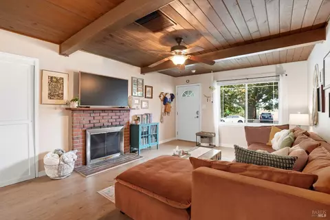 Living - 2830 Gillet Ave, Concord, CA 94520 photo 4 of 4