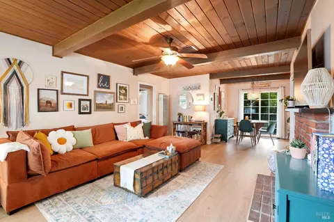 Living - 2830 Gillet Ave, Concord, CA 94520 photo 1 of 4
