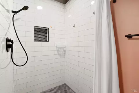 Bath - 2830 Gillet Ave, Concord, CA 94520 photo 2 of 3