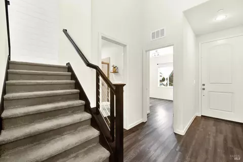 Entry Way - 1320 Cornell Dr, Dixon, CA 95620 photo 5 of 11