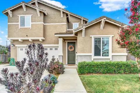 Exterior - 1320 Cornell Dr, Dixon, CA 95620 photo 10 of 23