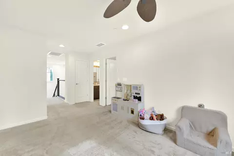 Entry Way - 1320 Cornell Dr, Dixon, CA 95620 photo 9 of 11