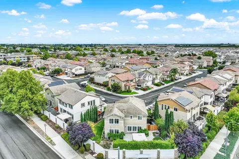 View/Area - 1320 Cornell Dr, Dixon, CA 95620 photo 5 of 9