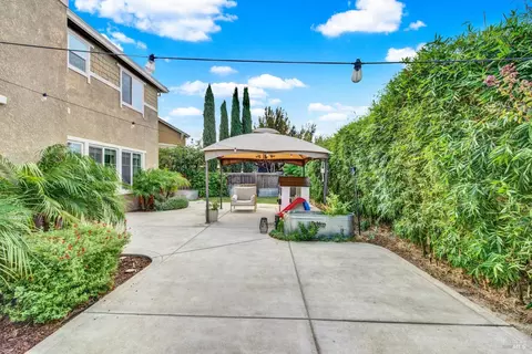 Exterior - 1320 Cornell Dr, Dixon, CA 95620 photo 19 of 23