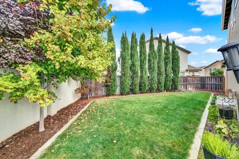 Exterior - 1320 Cornell Dr, Dixon, CA 95620 photo 20 of 23