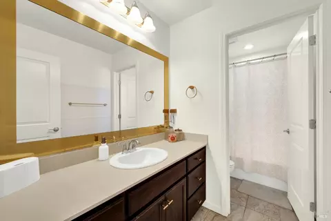 Bath - 1320 Cornell Dr, Dixon, CA 95620 photo 2 of 4