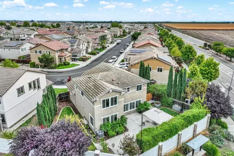 View/Area - 1320 Cornell Dr, Dixon, CA 95620 photo 8 of 9