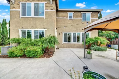 Exterior - 1320 Cornell Dr, Dixon, CA 95620 photo 17 of 23