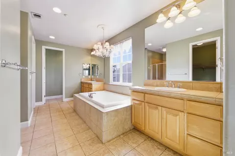 Bath - 1187 Ingram Dr, Sonoma, CA 95476 photo 2 of 6