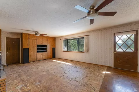 20201 Manzanita Dr, Willits, CA 95490 photo 4