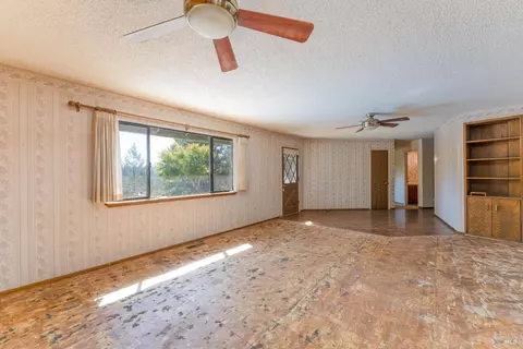 20201 Manzanita Dr, Willits, CA 95490 photo 2
