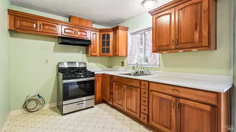 Kitchen - 1116 Gannet Ct, Fairfield, CA 94533 photo 2 of 3