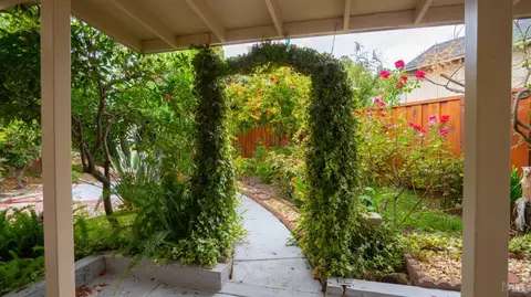 Exterior - 1116 Gannet Ct, Fairfield, CA 94533 photo 6 of 15
