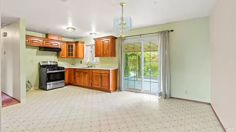 Kitchen - 1116 Gannet Ct, Fairfield, CA 94533 photo 3 of 3